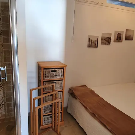 4 Pièces Avec Piscine, Climatisation Et Accès à - Fr-1-780-34 *