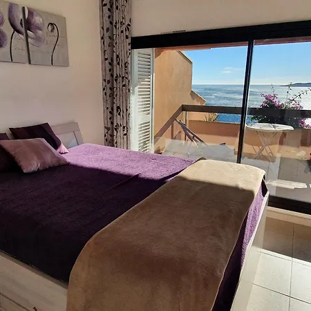 4 Pièces Avec Piscine, Climatisation Et Accès à - Fr-1-780-34 * Sainte-Maxime